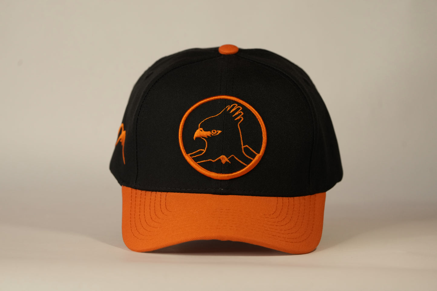 Gorra Spizaetus clásica - Naranja y negra