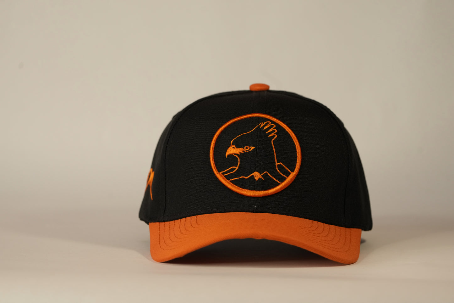 Gorra Spizaetus clásica - Naranja y negra