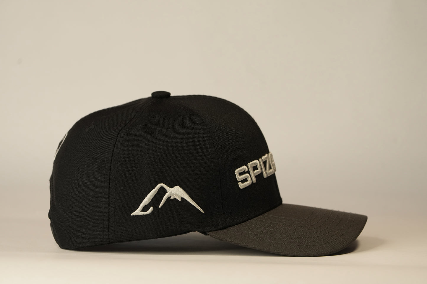 Gorra Spizaetus en relieve – negros y gris oscuro